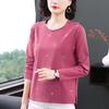 Nova Moda Primavera e Outono Camiseta de Manga Longa Feminina Roupas de Mãe Solta Tamanho Grande Cobertura de Barriga Meia-idade e Idosos Gola Redonda Camisa Básica Bordada