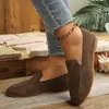 Mocasines Planos Casuales Transfronterizos Europeos y Americanos para Mujer Talla Grande Zapatos Tipo Frijol para Mujer Punta Redonda Ante Un Paso Venta al por Mayor Talla Grande