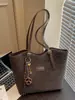 Bolso de gran capacidad para debajo del brazo para mujer, Moda Primavera 2026, Bolso de hombro simple y elegante para el trabajo, Bolso tote casual estilo coreano