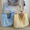 Bolso floral simple y artístico versión coreana 2026, bolso cruzado plisado fresco y delicado estilo bosque, bolso de hombro casual y relajado para ir al trabajo