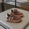 Zapatos para niñas 2026 otoño nuevo modelo zapatos casuales para niños cómodos tenis para bebé versátiles zapatos deportivos para niños modernos