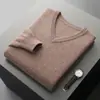 Suéter base masculino de gola V liso, espessado para outono e inverno, corte solto, casual de negócios, pulôver de tricô clássico 100% lã