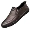 [Venta al por mayor de comercio exterior] Zapatos de cuero para hombre tipo mocasín de vestir, antideslizantes, transpirables, con suela blanda para hombres de mediana edad y ancianos