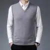 Dropshipping transfronterizo 2026 chaleco de lana de color liso para hombre, suéter estilo coreano para primavera y otoño, chaleco de punto con cuello en V para hombres de mediana edad