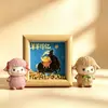 El evento anual de team-building y agradecimiento de Year of the Sheep Lamb Gift Company entrega regalos de Año Nuevo a clientes y empleados, incluyendo decoraciones con temática de ovejas.