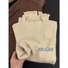 Top de punto de encaje estilo coreano de cuello medio alto para mujer, chaleco de moda para otoño e invierno para usar en capas con bordes rizados, conjunto de capa base suave y acogedor