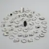 Conjunto de Anéis de Flor Cobra Escura Cruzada com Diamantes Conjunto de Anéis Retro Nariz de Elefante Quinze Peças Lote Misto