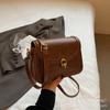 Venta al por mayor de fabricante Bolsos de mano pequeños de moda retro para mujer 2026 Nuevos bolsos de hombro versátiles de moda Bolsos cruzados pequeños cuadrados