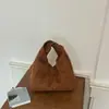 E-commerce Transfronteiriço Bolsa Nuvem de Camurça Retrô Temperamento de Alto Padrão Bolsa de Mão de Alto Padrão Simples Tendência Versátil Bolsa Dumpling