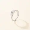 Anel de casamento feminino estilo ins europeu e americano com zircônia em formato de coração microincrustada em cobre com design de coração com inlay galvanizado