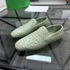 Zapatos Nuevos Europeos para Pareja Moda Casual Mocasines Tejidos Transpirables Resistentes al Olor Versátiles Cómodos Zapatos Unisex