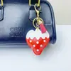 Llavero Creativo de Fresa con Borla de Cuero PU para Llaves de Coche Colgante de Bolso Accesorios Lindos para Auriculares Regalo