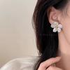 Pendientes de perlas barrocas retro francesas para mujer, únicos, dulces, ligeros, de lujo, con flores, nuevos pendientes de moda 2025