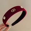 Diadema de terciopelo rojo vino negro con borde fino y esponja elegante para mujer con letras incrustadas de diamantes de alta calidad de otoño e invierno