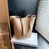 Bolsa de Gran Capacidad para Mujer Diseño de Nicho 2026 Nueva Bolso Cruzado Retro Popular Este Año Bolso Cubo Casual con Personalidad