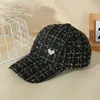 Moderna Gorra de Béisbol Estilo Chanel con Hilo Dorado Cuadros Pequeños Visera de Pato para Mujer, Sombrilla y Sombrero de Protección Solar de Personalidad Urbana, Directo del Fabricante