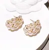 2026 Nuevos Pendientes de Temperamento de Noble Dama Francesa Estilo Retro Barroco Perla Dulce Elegante Pendientes Largos Pendientes de Botón Dropshipping