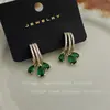 Pendientes de Borla Colgante Color Verde Esmeralda Retro de Lujo Ligero Estilo Palacio, de Moda y Versátiles, Pendientes de Diseño de Nicho de Alta Gama