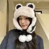 Gorro Lei Feng cálido con forro de polar para mujer en invierno, versátil para ciclismo, gorro tipo pullover a prueba de frío, gorro engrosado a prueba de viento para proteger las orejas para jugar en la nieve
