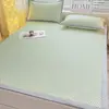 Juego de alfombrilla refrescante de seda helada de verano, que incluye un juego de tres piezas con un colchón de tatami plegable, colcha acolchada y sábana bajera para camas individuales