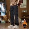 Pantalones de trabajo rectos americanos para hombre otoño e invierno sueltos multibolsillos pantalones de hombre pantalones casuales pantalones largos forrados de polar resistentes al desgaste