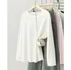 Camiseta de manga larga de moda estilo coreano con borde crudo, talla grande 100 kg, nueva para principios de otoño, capa base casual para mujer 1022