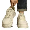 Nuevos zapatos de hombre para primavera y verano, zapatillas deportivas casual versátiles, de moda y tendencia, zapatos blancos de suela suave para hombre, de tendencia