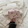 Elegante bolso de hombro para mujer con textura, nueva colección de verano 2026, bolso cruzado moderno y único, bolso cuadrado pequeño chic y minimalista