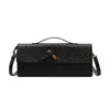 Bolsas Atacadistas Transfronteiriças para Mulheres 2025 Nova Bolsa de Ombro Tecida de Couro Macio Bolsa de Festa Bolsa Baguete Medieval Bolsa Transversal Portátil