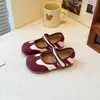 Sapatos Sociais Femininos Mary Jane Pequenos de Couro 2025 Verão Novo Sapatos Individuais Antiderrapantes Infantis Respiráveis Casuais para Bebê