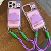 Suporte para Cartão com Cordão Capa para Celular Roxo Monstrinho Suporte Adequado para Apple 17Pro Anti-Queda Pulseira Cordão Moda Case