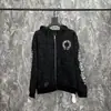 24 Chaquetas Nuevas con Capucha y Cremallera Patrón Oscuro Chaqueta Estampada Cruzada para Hombres y Mujeres Parejas