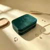 Caja de joyería antioxidante de fábrica, caja de embalaje para accesorios de cuero, caja de almacenamiento para anillos, pendientes, pulseras con personalización de logotipo