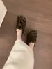 Sapatos femininos externos brancos e fofos, modelo outono/inverno 2026, mules fechados sem cadarço, pantufas de algodão quentes e felpudas