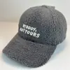 Nova Boné de Baseball de Lã de Cordeiro Bordado com Letra Outono e Inverno Engrossado Quente Estilo Casal Boné Bico de Pato Moda Coreana Versátil