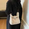 Bolso de mano pequeño y mullido más vendido para otoño e invierno para mujer, nuevo bolso cruzado versátil de moda 2026, bolso de felpa súper popular