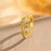Acessórios de pingente de zircônia, disponíveis em uma variedade de estilos, oferecem um toque de luxo discreto.. Nós vendemos por atacado colares, brincos e outros acessórios, e também oferecemos opções de personalização e DIY.