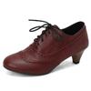 Sapatos Femininos de Camada Única Primavera e Outono Boi Bico Redondo Salto com Padrão de Madeira Salto Grosso Salto Alto Cadarço Flor Queimada Retro Boca Profunda Sapatos Pequenos de Couro para Comutar