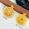 Tienda de Oro Mismo Estilo Oro Antiguo Chapado Diamante Incrustado Giratorio Cinco Caballos Muelle Bienvenida Brújula Colgante Nuevo Estilo Chino Signo Zodiacal Caballo Brújula Colgante