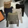 Elegante top de tricô de um ombro para mulheres, nova coleção primavera/outono 2026, um suéter versátil para usar como base, um top chique e sofisticado