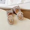 Nuevos Zapatos de Princesa para Niña Primavera/Verano Estilo Coreano Sandalias de Moda Cerradas con Pedrería Zapatos Pequeños de Cuero Versátiles Suela Suave