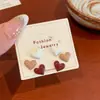 Nuevos Pendientes Pequeños Sencillos de Corazón Rojo para Mujer Otoño e Invierno, Una Tarjeta, Tres Pares, Pendientes Pequeños Estilo Estudiante Crema Gota de Aceite