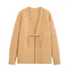 Novo cardigã de tricô estilo nacional chinês com botões e detalhes de rebites, nova moda outono e inverno, jaqueta suéter versátil solta que afina a silhueta para mulheres