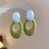 Pendientes de borla de flor de cuentas de color dopamina para primavera, sensación de lujo ligero y alta gama, pendientes atmosféricos estilo vacacional para mujer