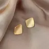 Pendientes Vintage Elegantes de Acacia y Frijol Rojo para Mujer 2023 Nuevo Estilo Pendientes con Sentido de Diseño de Personalidad Pendientes de Nicho Otoño e Invierno