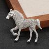 Lujo Ligero Incrustado de Diamantes Personalidad Nicho Metal Caballo Pin de Ropa Caballo del Zodiaco al Éxito Accesorios Elegantes para Traje Broche