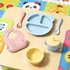 Juego de Vajilla para Bebé de Silicona de Grado Alimenticio de Seis Piezas, Plato Dividido con Ventosa, Babero, Tazón Anticaídas para Alimentación Infantil, Tenedor y Cuchara