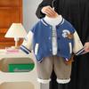 Traje de terciopelo para niño otoño e invierno 2024 nuevo ropa de invierno para bebé y niño oso bordado en toalla conjunto de tres piezas una generación de pelo