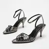 Novidades Primavera e Verão: Sapatos de Salto Alto Silenciosos e de Luxo Discreto, Modernos e Elegantes, com Tiras Torcidas e Saltos Finos para Mulheres