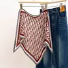 Bufanda Triangular de Estilo Nuevo Primavera 2026 de Gama Alta con Estampado Completo de Letras, Delgada y Versátil, Protección Solar para Viajes, Exquisito Chal Decorativo